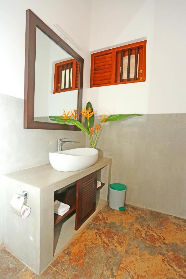 Villa Peacock Walahanduwa Экстерьер фото